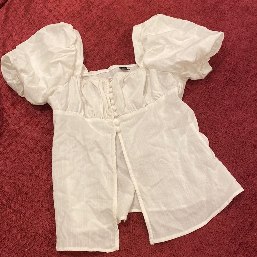 White puffy sleeve top